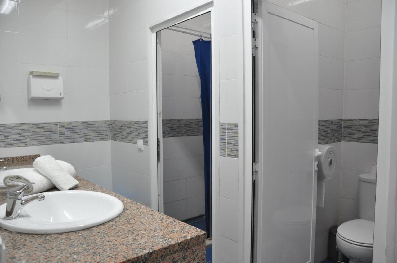 Riverside Hostel *